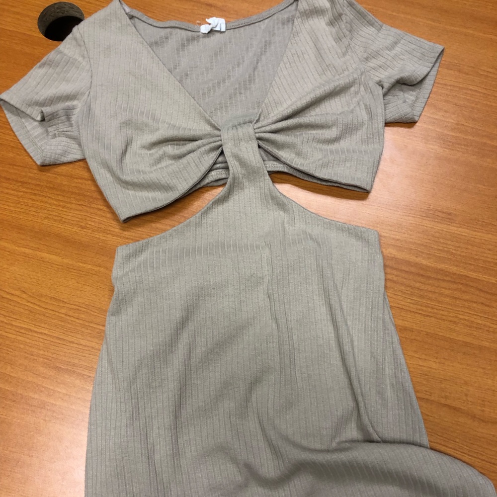 Le Lis Tan Cut-Out Dress - Picture 5 of 5